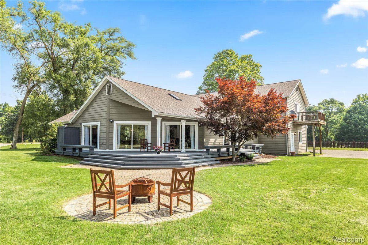515 Clyde Road Highland, MI 48357 - Photo 33 of 47 515 Clyde Road