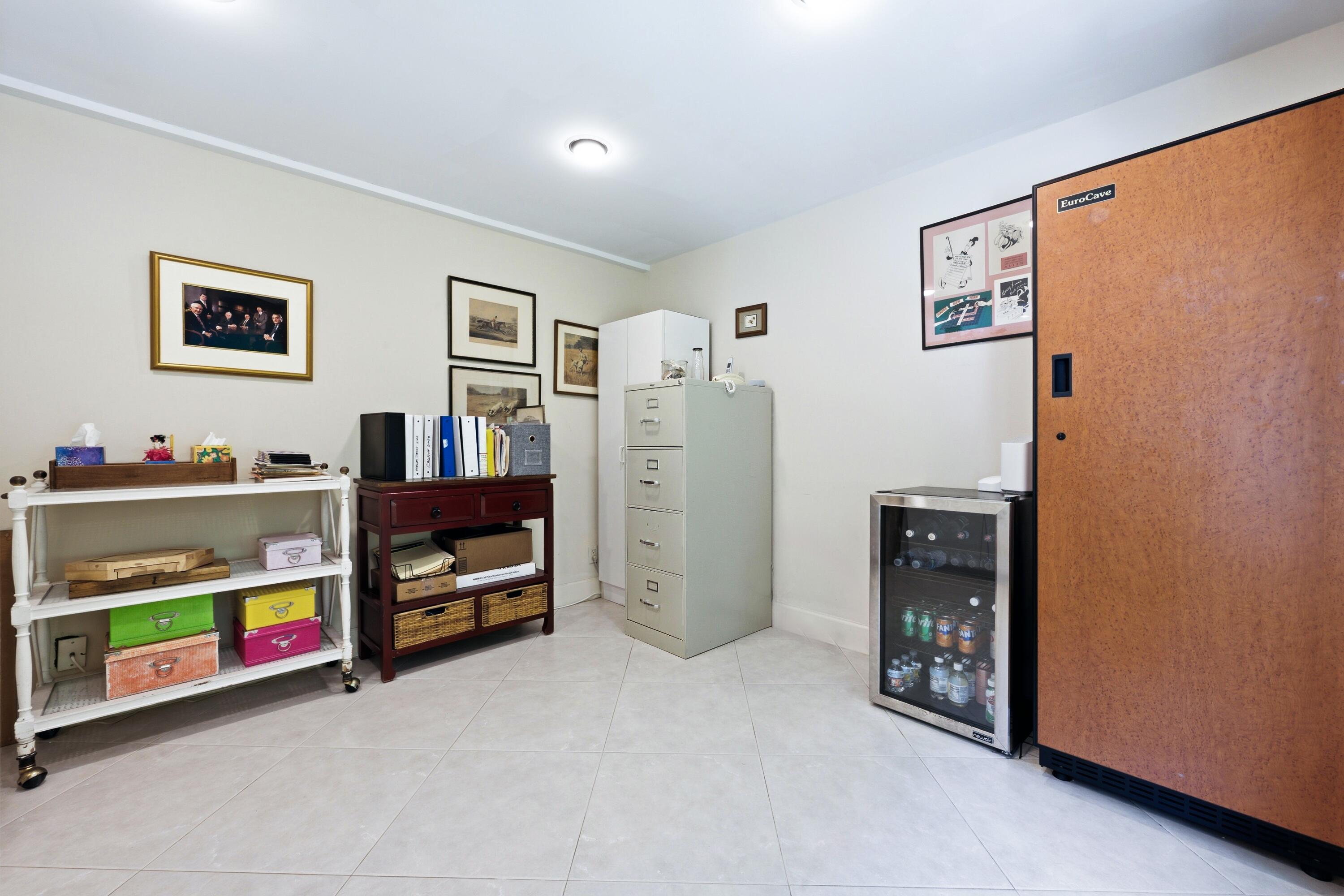 265 Fairview Road Palm Beach, FL 33480 - Photo 21 of 38 DSC_1012