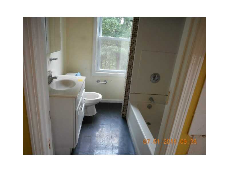 89 Ruggles Street Providence, RI 02908 - Photo 7 of 10 Bathroom.