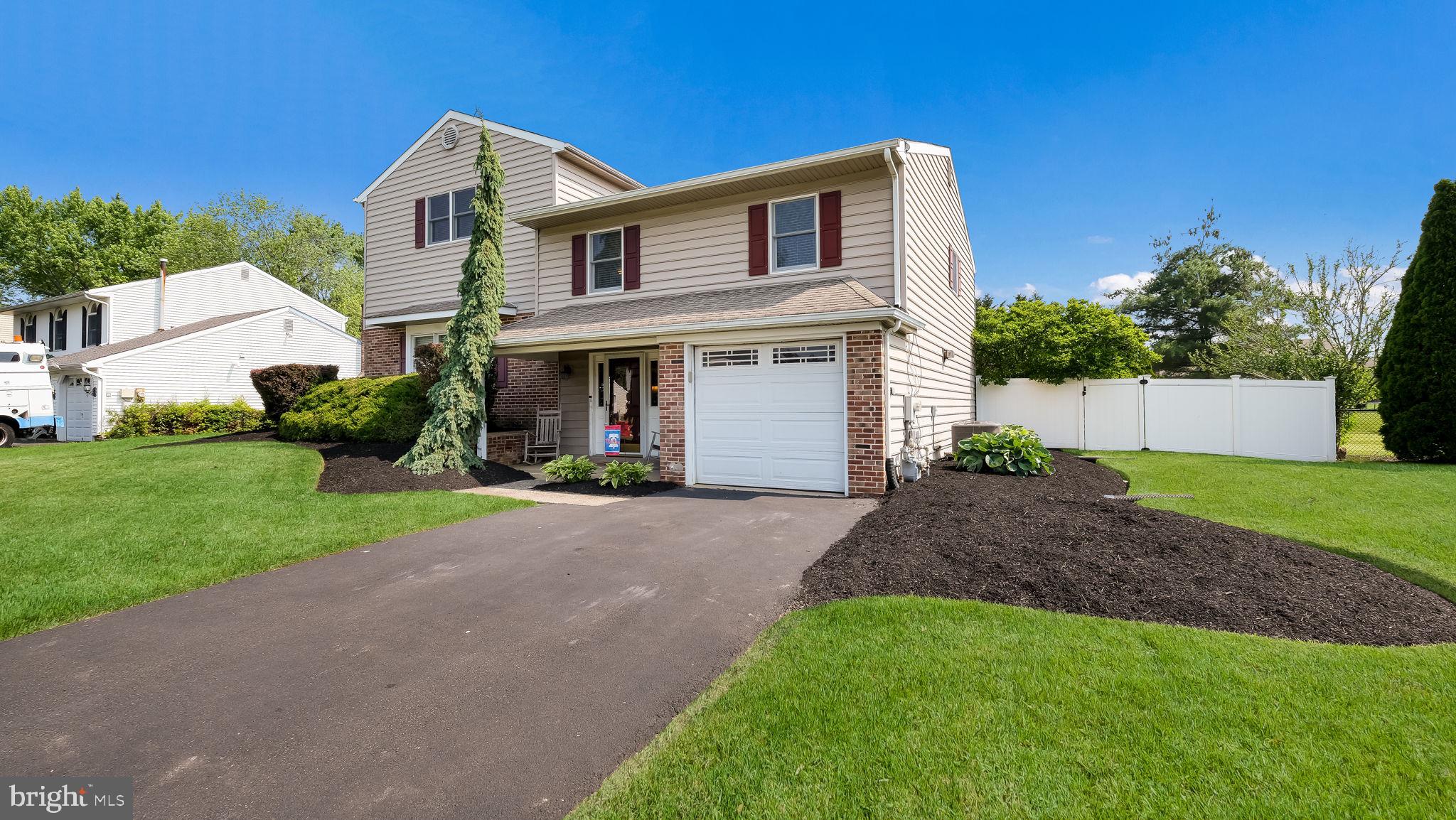 275 Magnolia Road Warminster, PA 18974 - Photo 4 of 43 Gallery Image 4