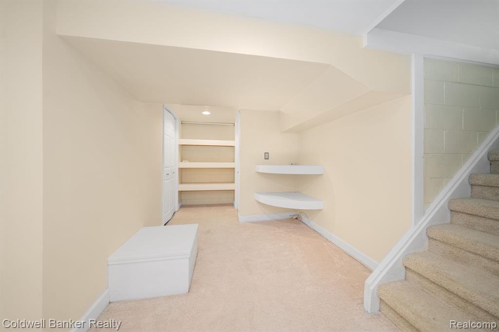 567 South Cranbrook Cross Road Bloomfield Hills, MI 48301 - Photo 26 of 35