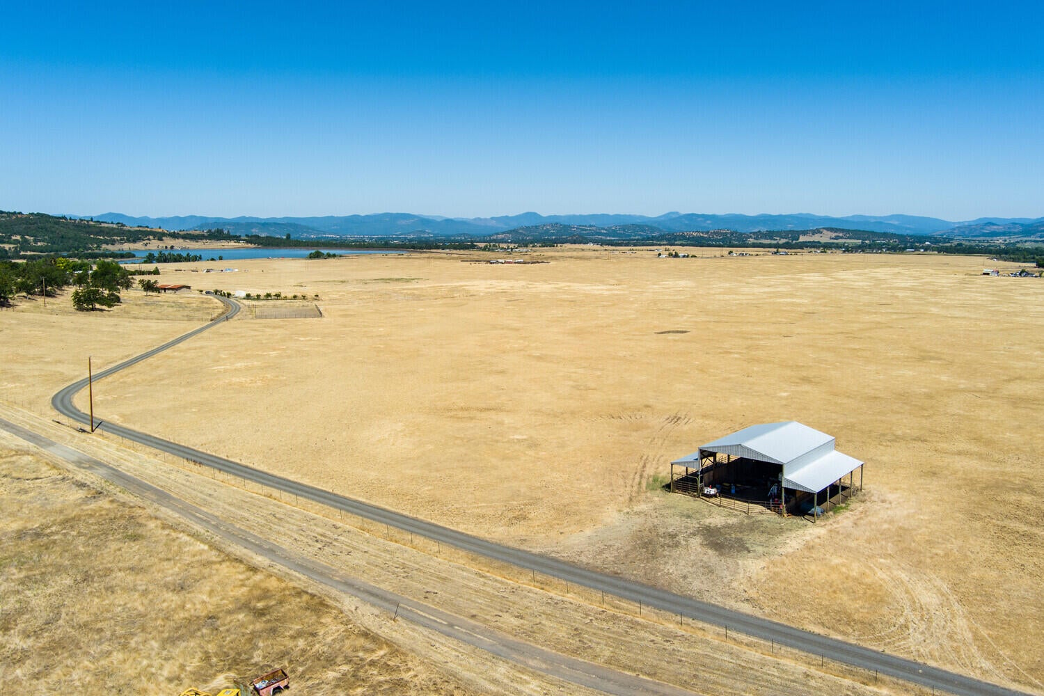 3280 East Antelope Road Eagle Point, OR 97524 - Photo 6 of 64 3280 E Antelope (6)