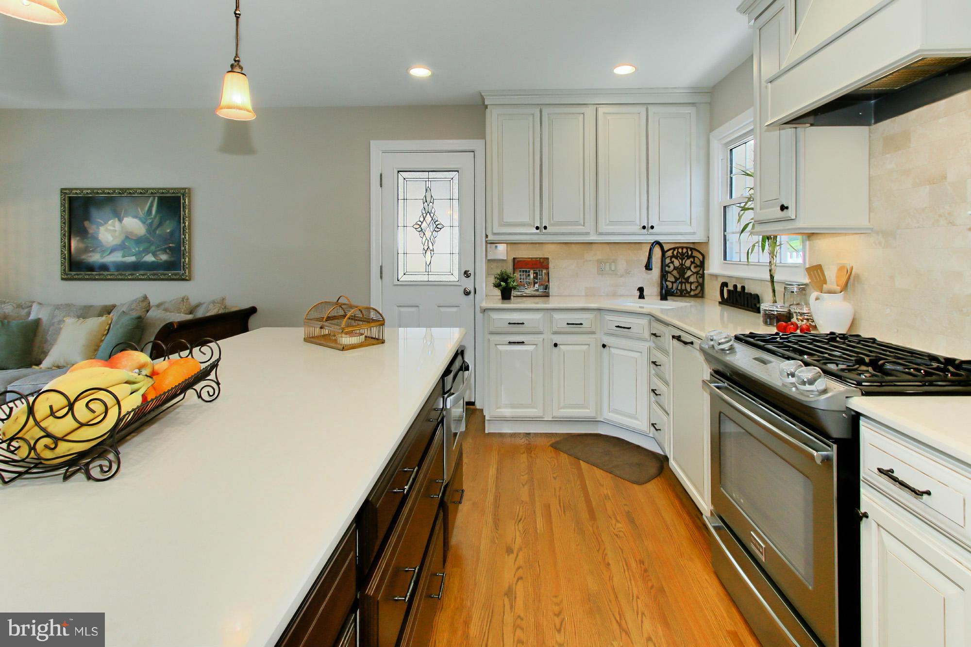 7012 Hadlow Drive Springfield, VA 22152 - Photo 11 of 30 Kitchen