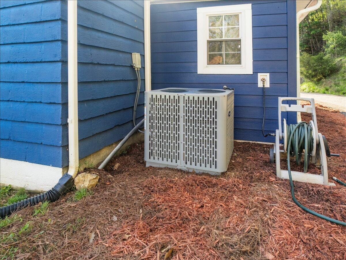 6595 Roanoke Road Shawsville, VA 24162 - Photo 29 of 45 29-1000032571