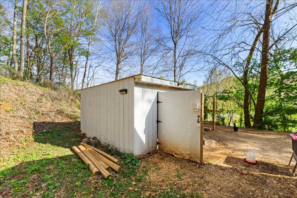 6595 Roanoke Road Shawsville, VA 24162 - Photo 34 of 45 34-1000032602