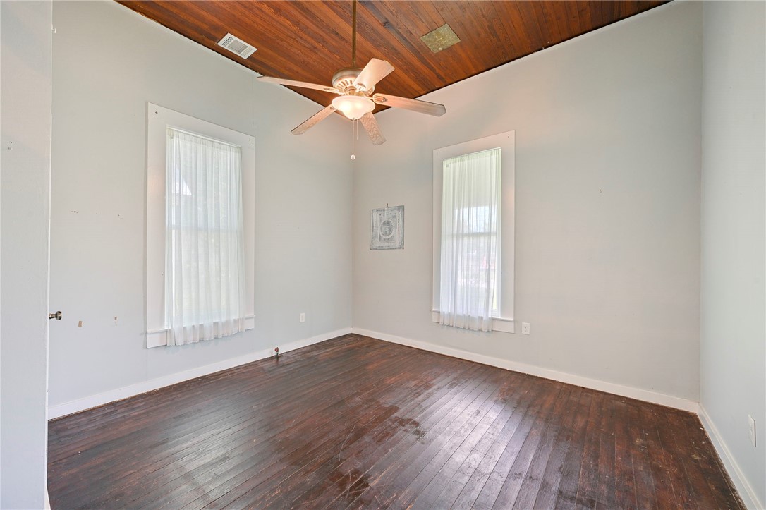 326 5th Street Somerville, TX 77879 - Photo 11 of 25
