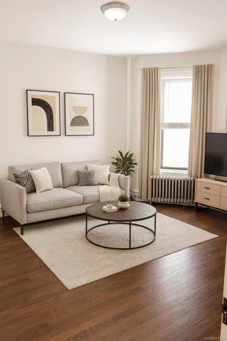 $3,811 | 740 South Oak Drive | Olinville