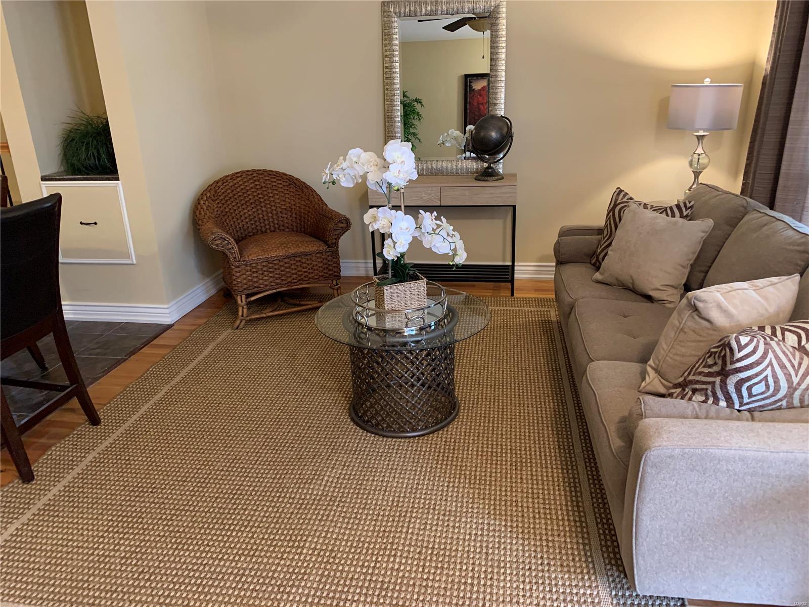 11112 Patsy Drive St. Louis, MO 63123 - Photo 3 of 23 Gallery Image 3