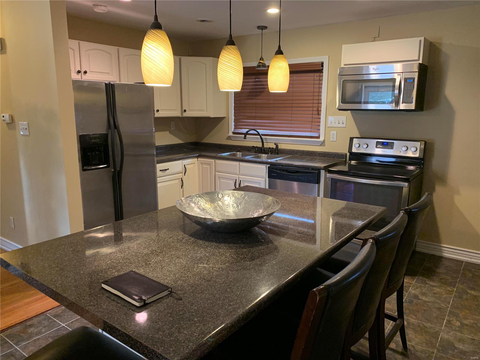 11112 Patsy Drive St. Louis, MO 63123 - Photo 5 of 23 Gallery Image 5