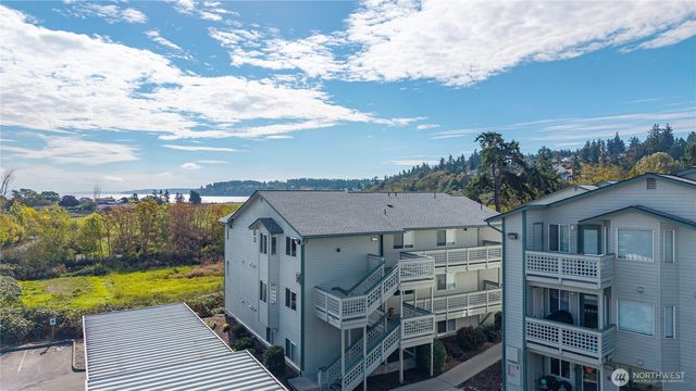 $335,000 | 485 Southwest Bayshore Drive, Unit C201, Oak Harbor, WA 98277