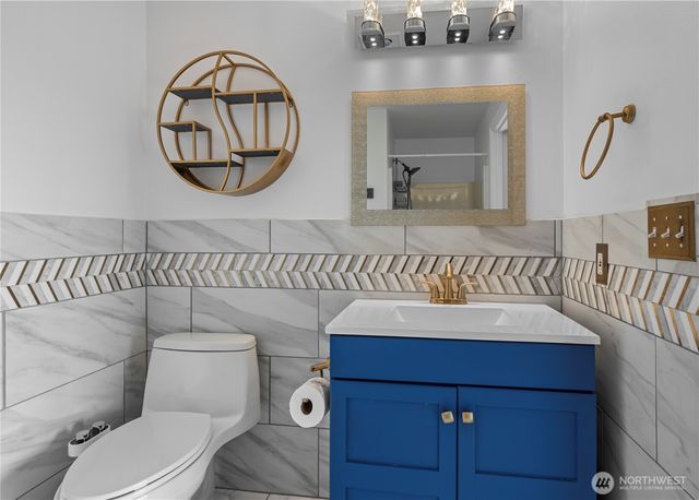 $335,000 | 485 Southwest Bayshore Drive, Unit C201, Oak Harbor, WA 98277