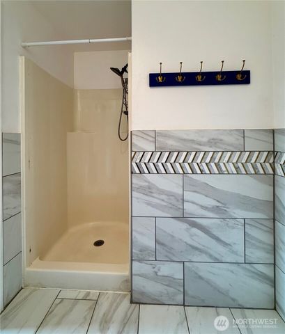 $335,000 | 485 Southwest Bayshore Drive, Unit C201, Oak Harbor, WA 98277