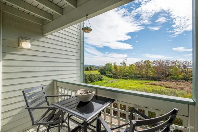 $335,000 | 485 Southwest Bayshore Drive, Unit C201, Oak Harbor, WA 98277