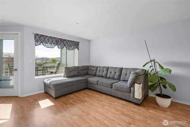 $335,000 | 485 Southwest Bayshore Drive, Unit C201, Oak Harbor, WA 98277