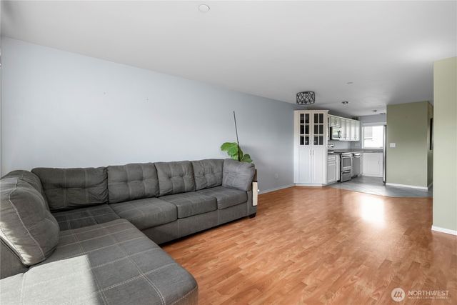 $335,000 | 485 Southwest Bayshore Drive, Unit C201, Oak Harbor, WA 98277