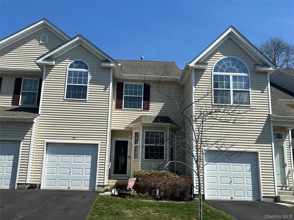 $540,000 | 118 Kettles Lane, Medford, NY 11763