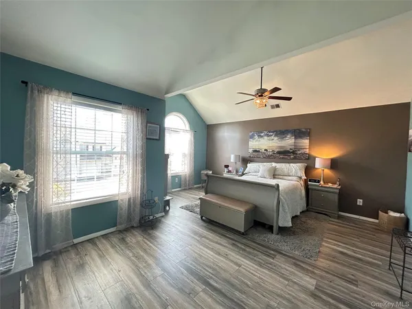 $540,000 | 118 Kettles Lane, Medford, NY 11763