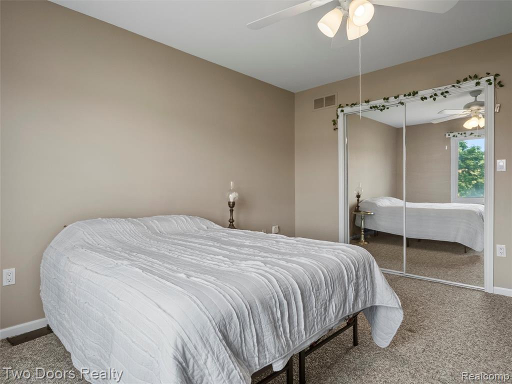 2239 Crystal Drive Rochester Hills, MI 48309 - Photo 33 of 42
