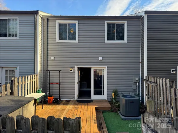 $2,000 | 1201 Scaleybark Road, Unit B, Charlotte, NC 28209