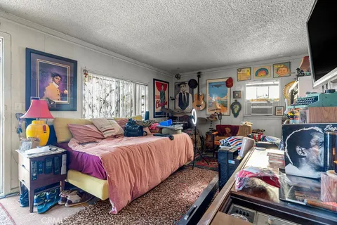 $1,100,000 | 2200 West Burbank Boulevard, Burbank, CA 91506