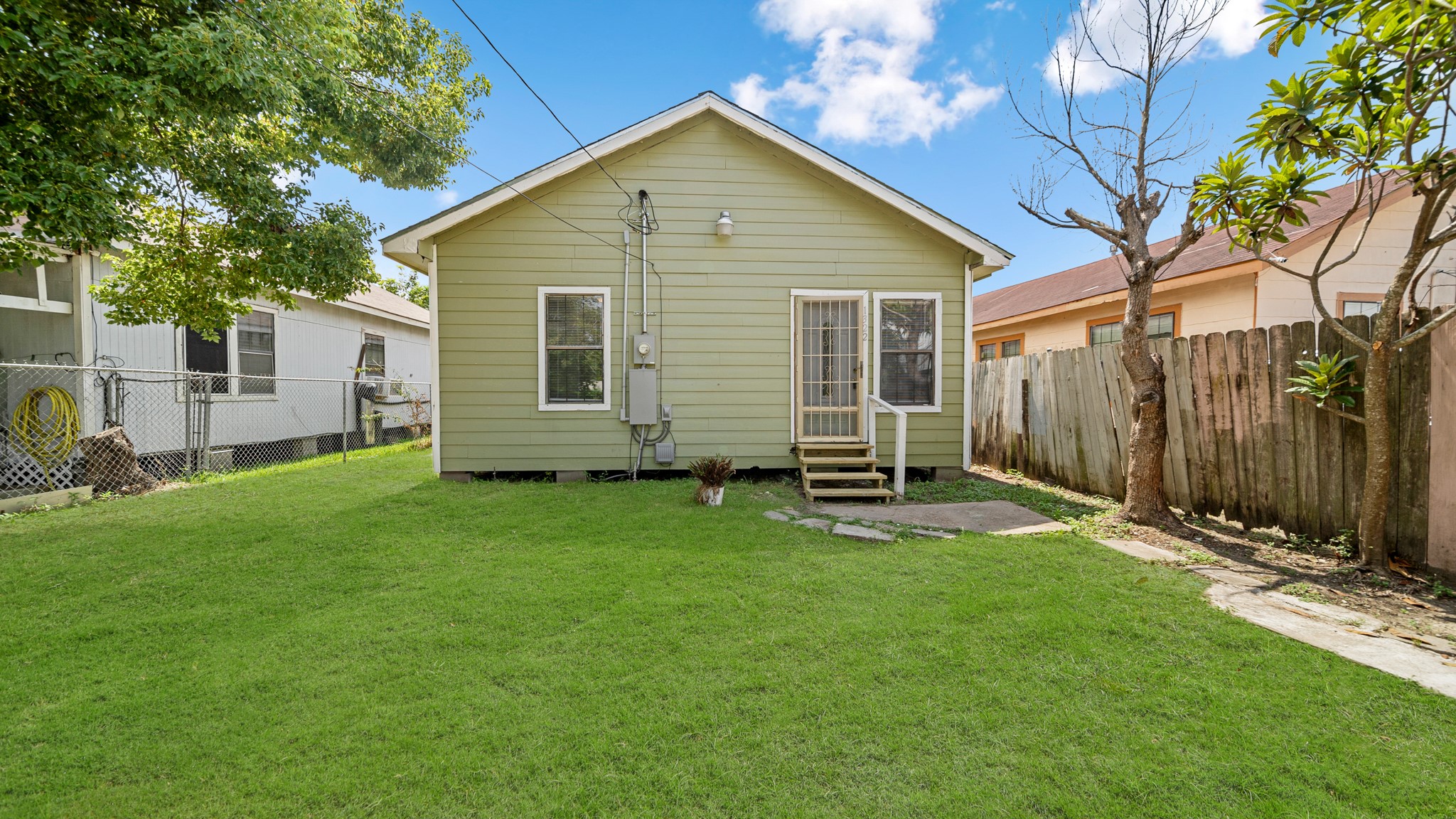 1322 Magnolia Street Baytown, TX 77520 - Photo 2 of 26