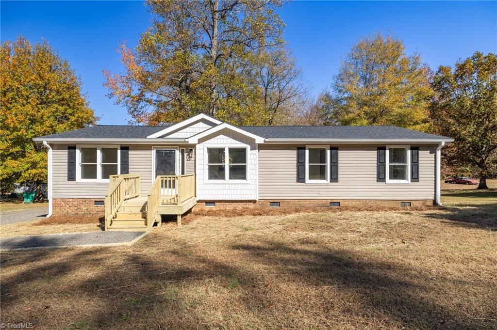 215 Mosley Loop Madison, NC 27025 - Photo 1 of 28 Gallery Image 1