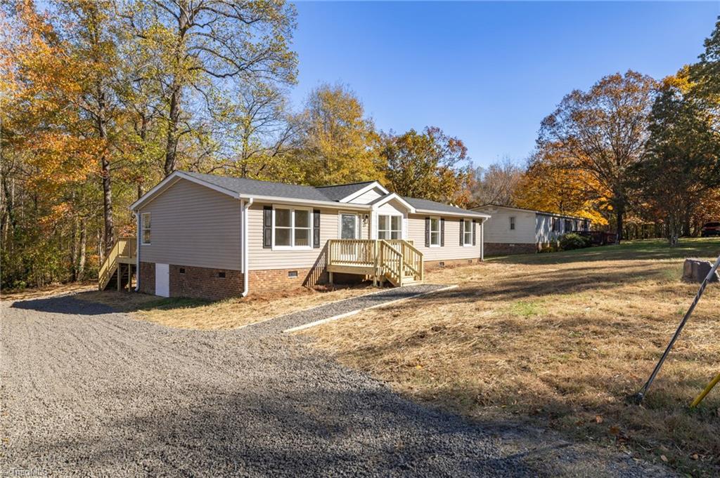 215 Mosley Loop Madison, NC 27025 - Photo 3 of 28 Gallery Image 3