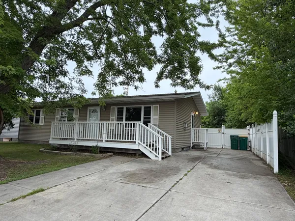 $225,000 | 121 Southeast 10th Street, Grand Rapids, MN 55744