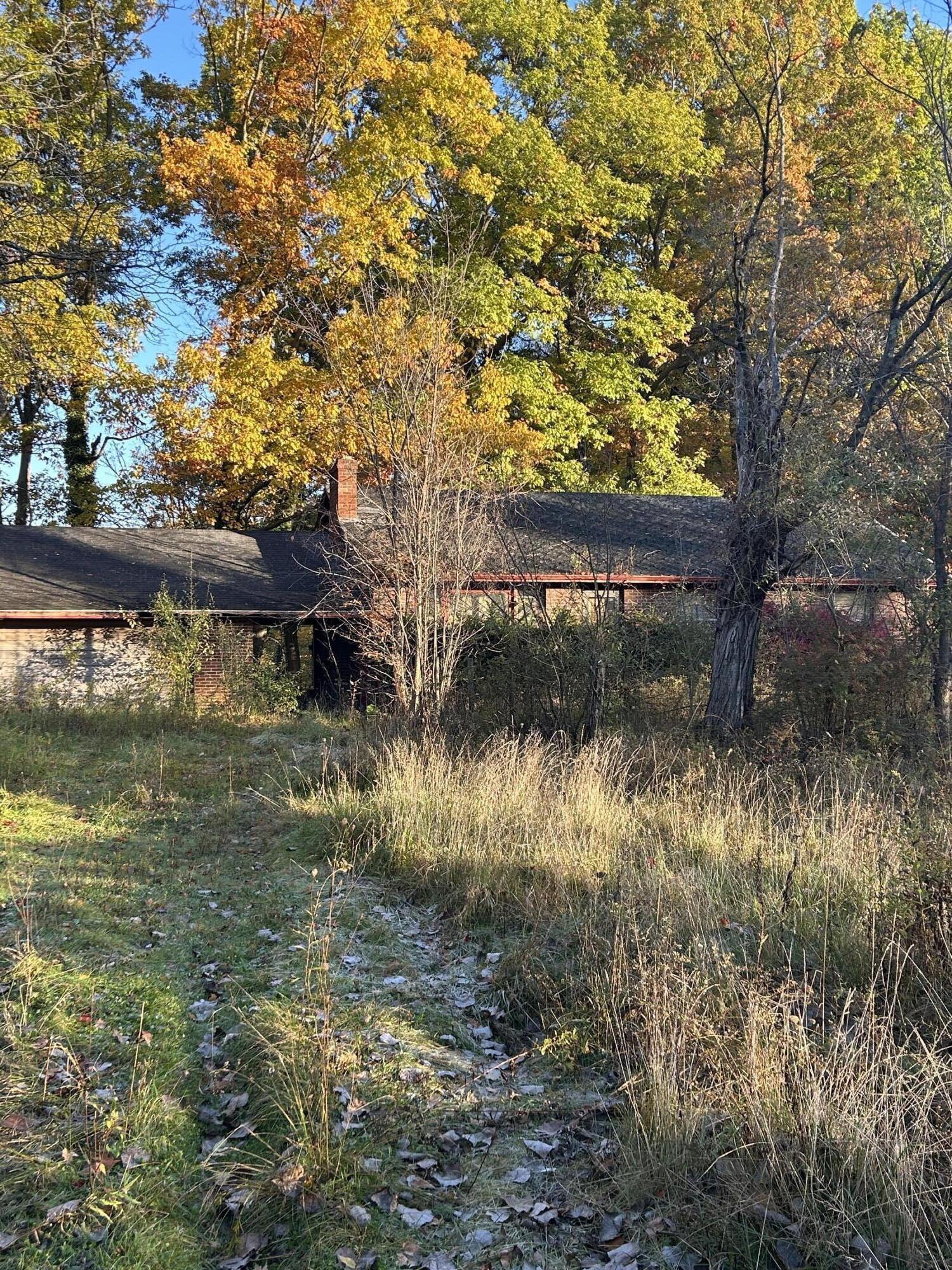 5253 Territorial Road Benton Harbor, MI 49022 - Photo 2 of 16 IMG_3584
