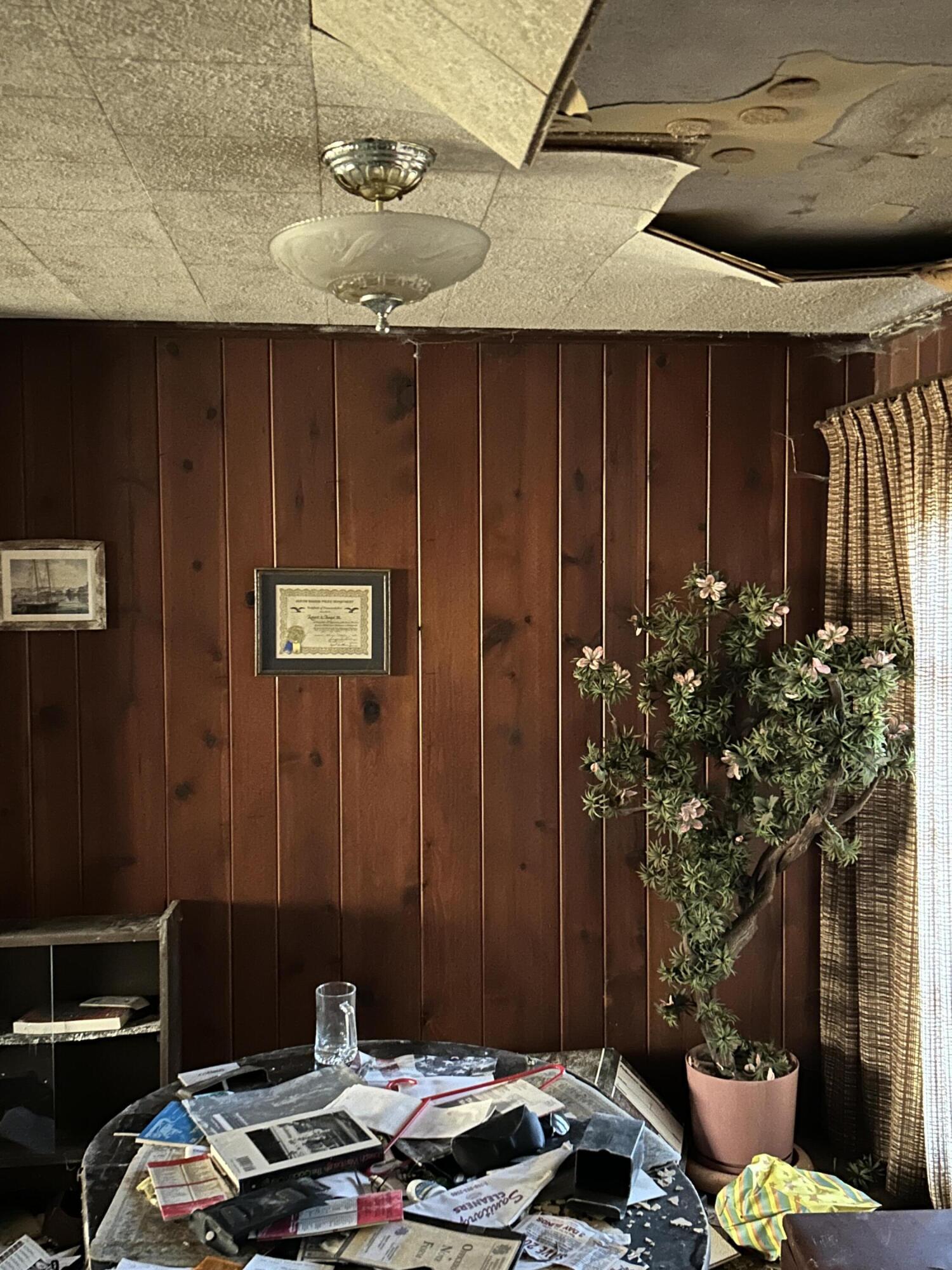 5253 Territorial Road Benton Harbor, MI 49022 - Photo 6 of 16 IMG_3592