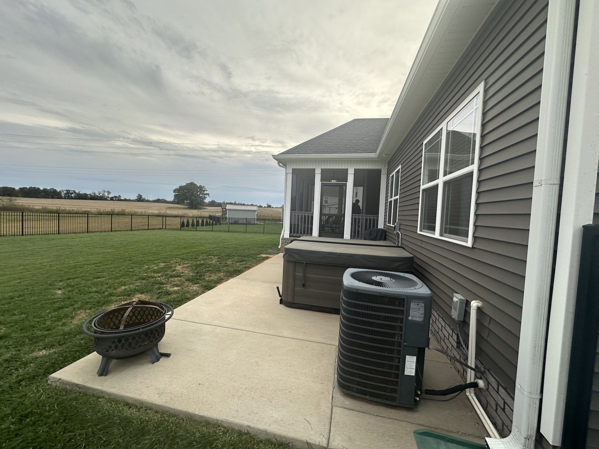 1922 Shield Drive Clarksville, TN 37043 - Photo 32 of 34