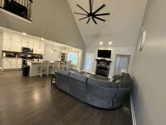 $2,500 | 1922 Shield Drive, Clarksville, TN 37043