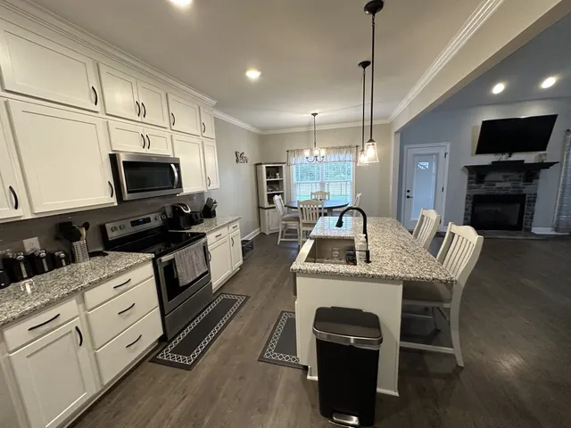 $2,500 | 1922 Shield Drive, Clarksville, TN 37043