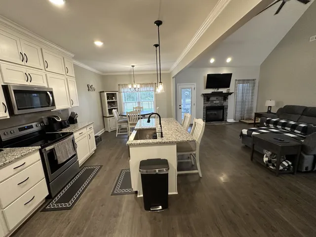 $2,500 | 1922 Shield Drive, Clarksville, TN 37043