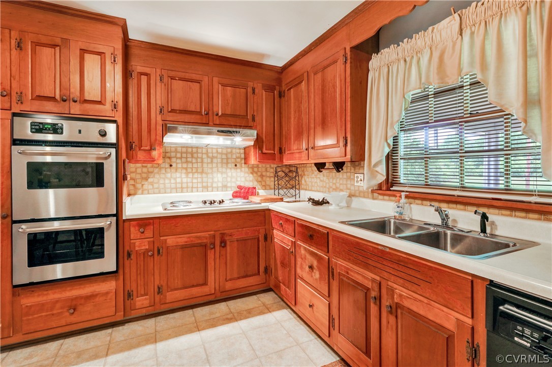 3700 Beulah Road Richmond, VA 23237 - Photo 18 of 33 Kitchen with Newer Appliances, window overlooks sc