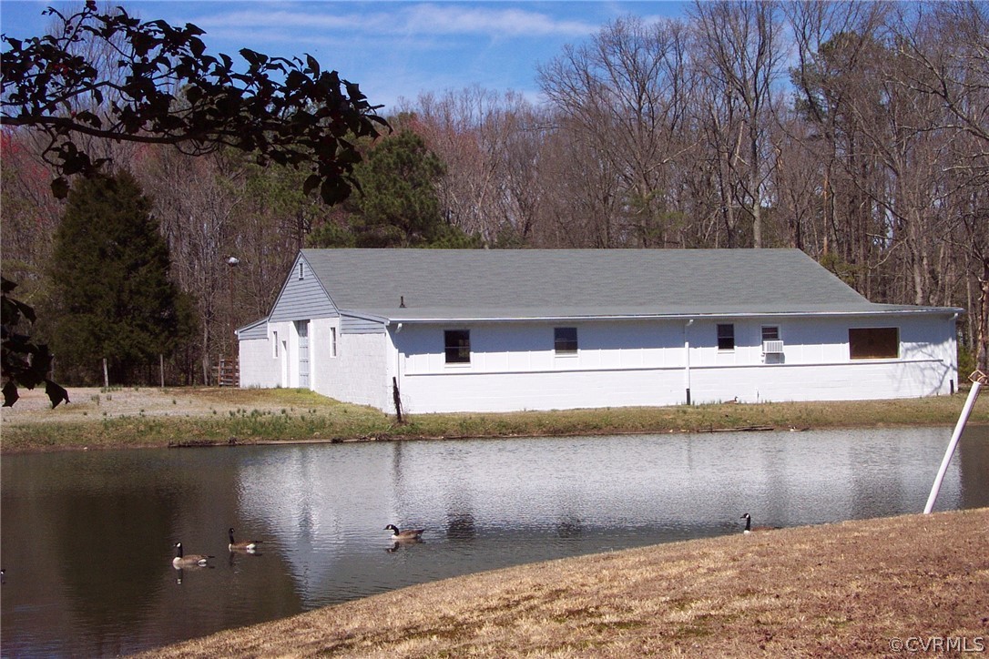 3700 Beulah Road Richmond, VA 23237 - Photo 5 of 33 Barn with new Roof and freshly Painted in 2018