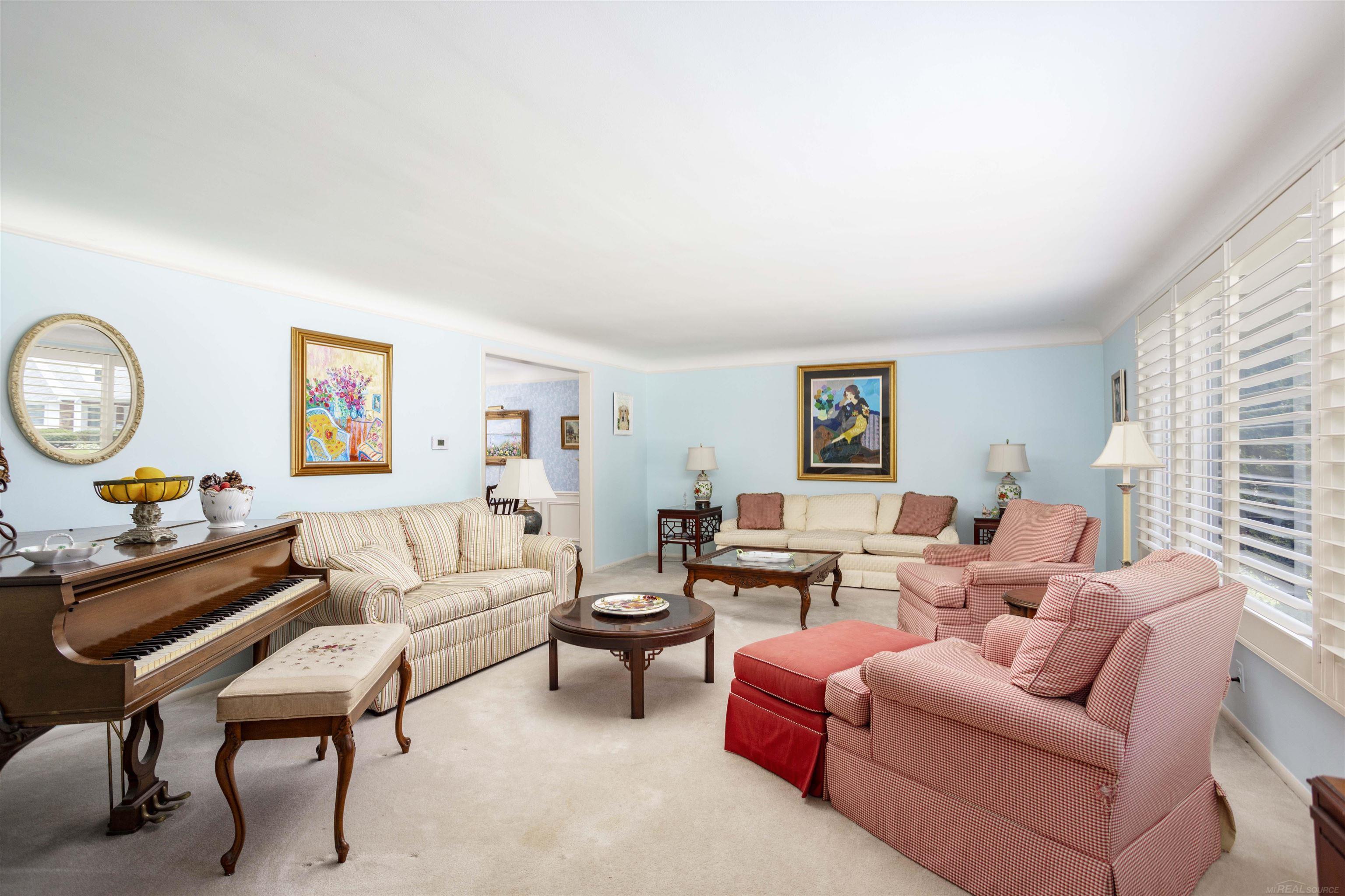 541 Cook Grosse Pointe, MI 48236 - Photo 8 of 53 50114699-7.JPG