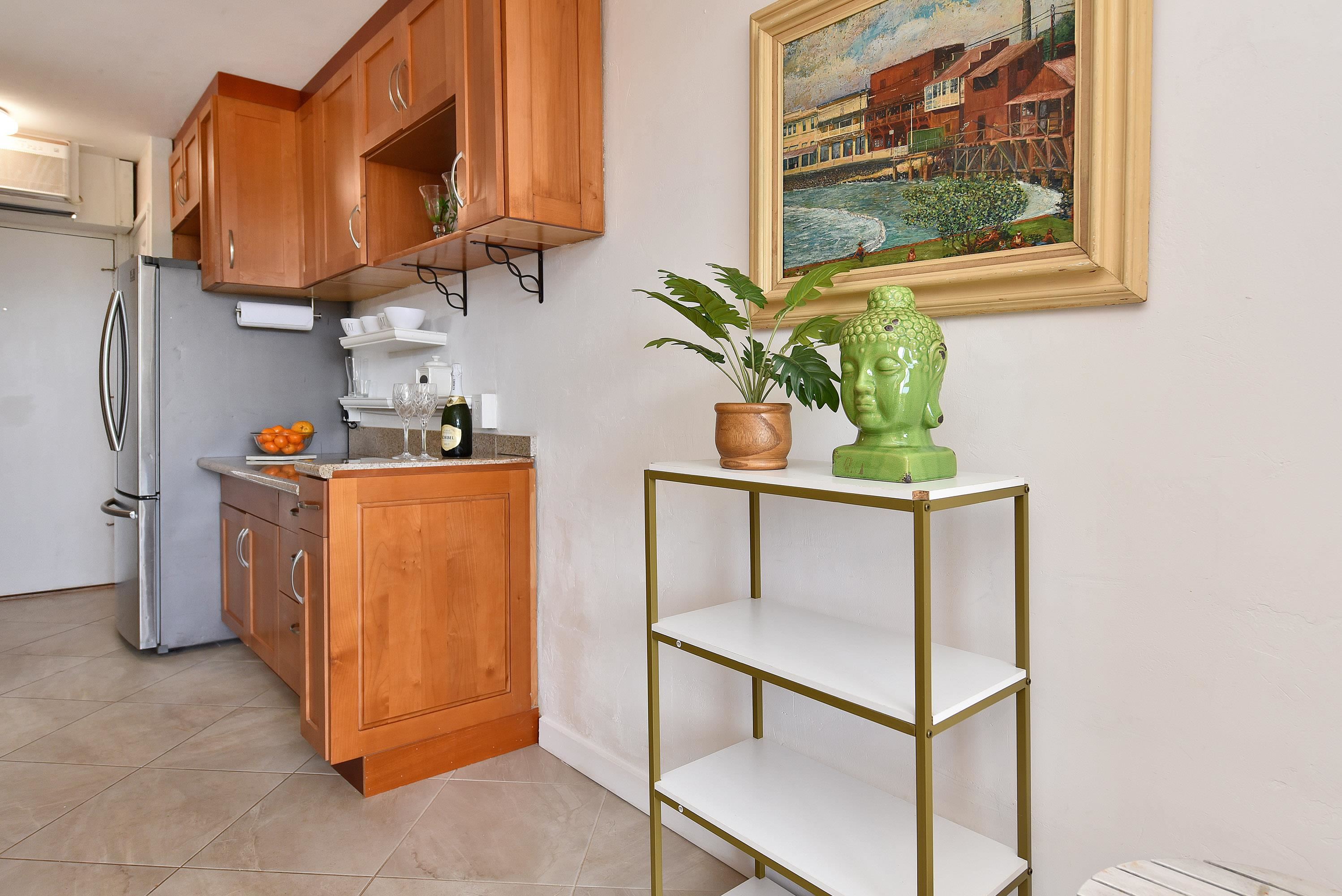 3660 Lower Honoapiilani Road, Unit 302 Lahaina, HI 96761 - Photo 11 of 27 a room with storage and utility