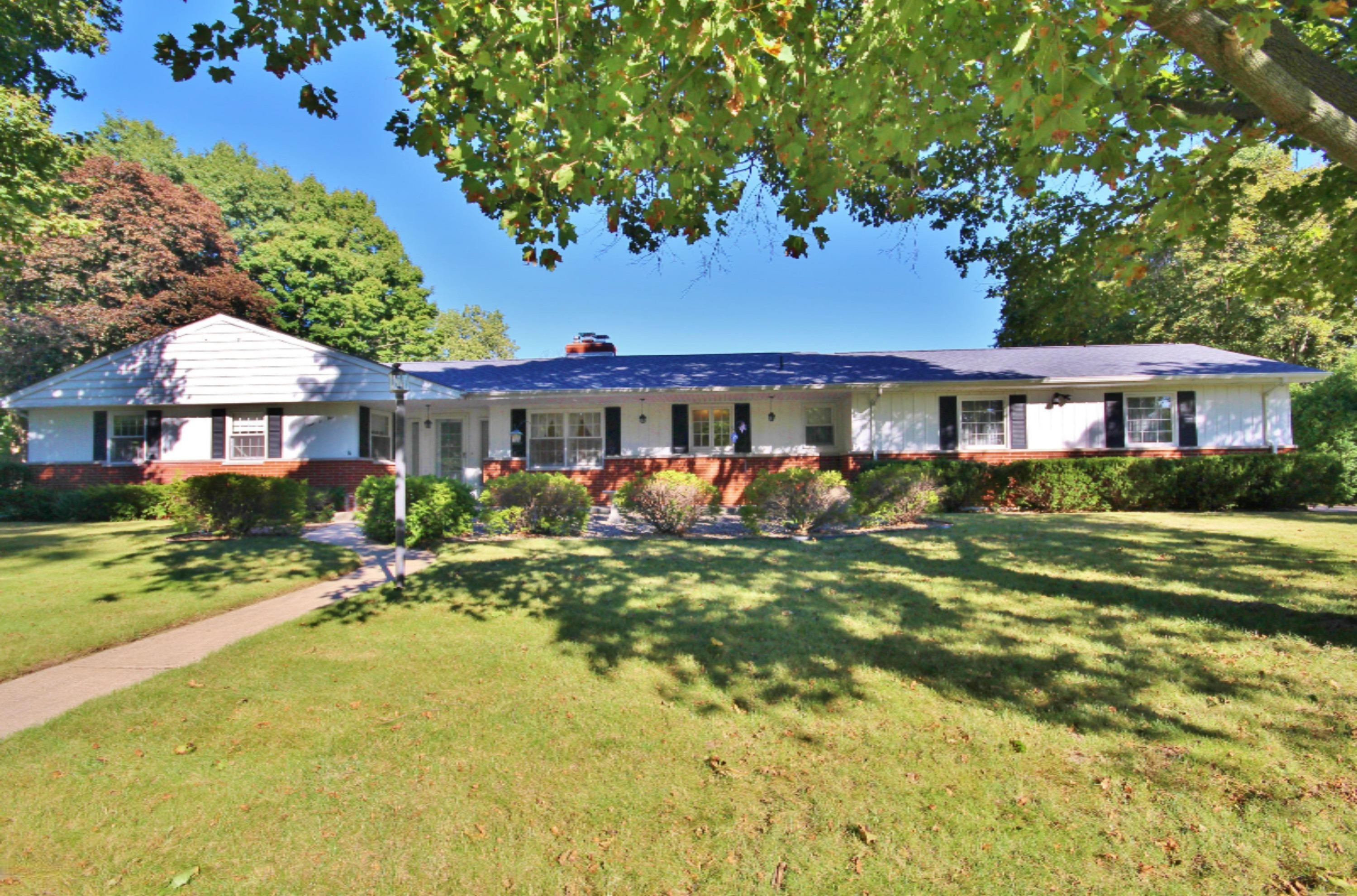 905 Pine Street Three Rivers, MI 49093 - Photo 1 of 56 IMG_2899