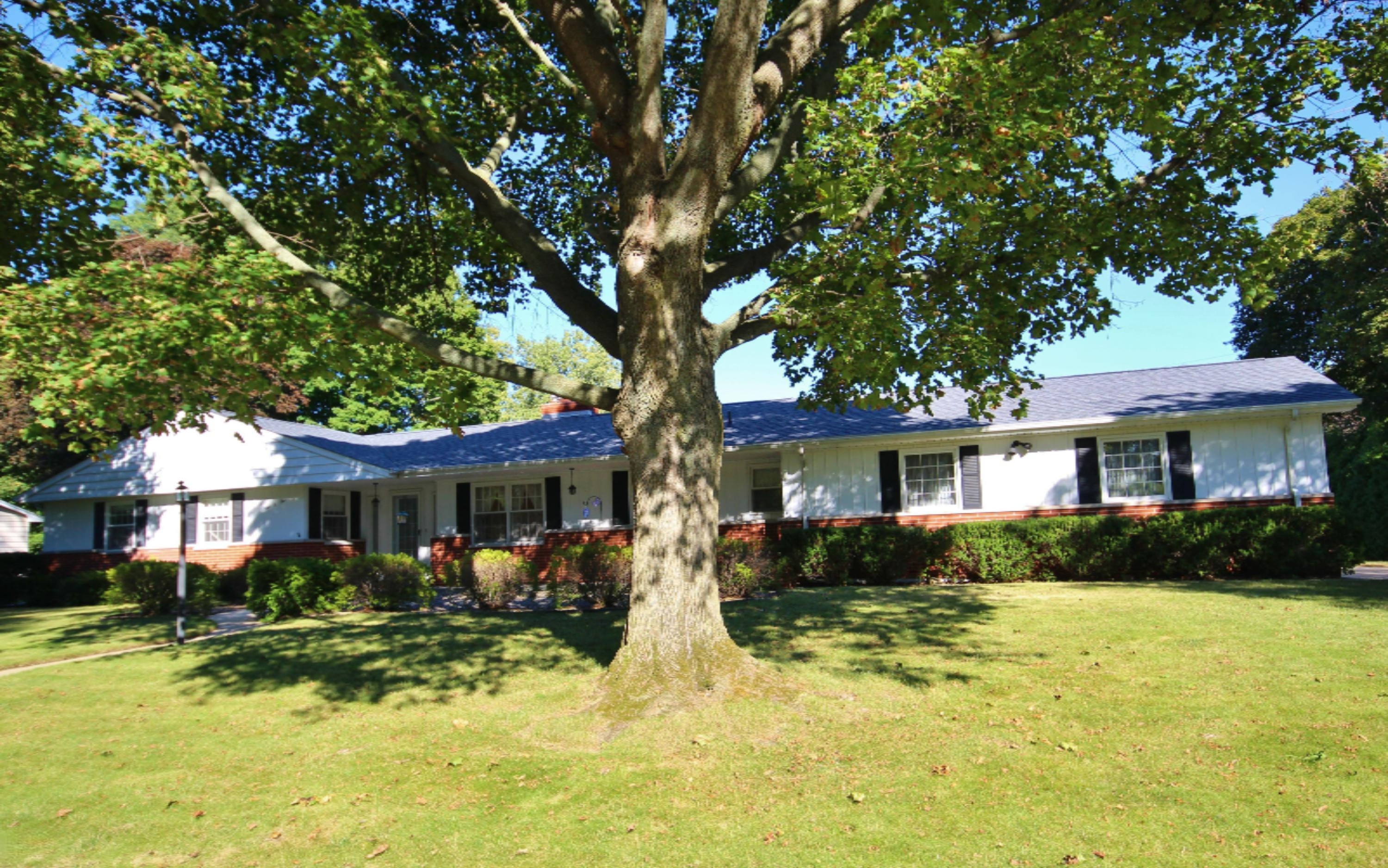905 Pine Street Three Rivers, MI 49093 - Photo 3 of 56 IMG_2894