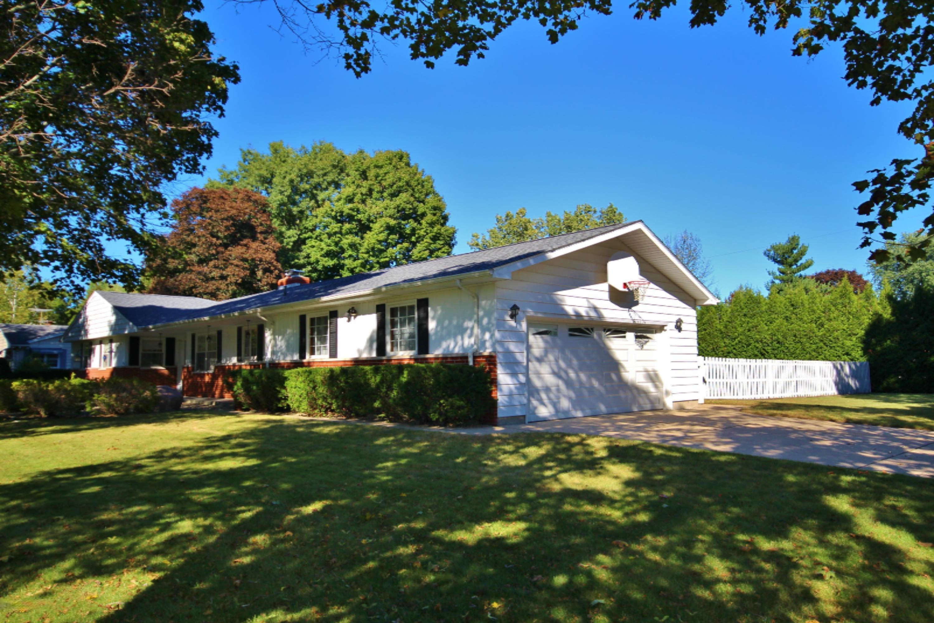 905 Pine Street Three Rivers, MI 49093 - Photo 6 of 56 IMG_2905