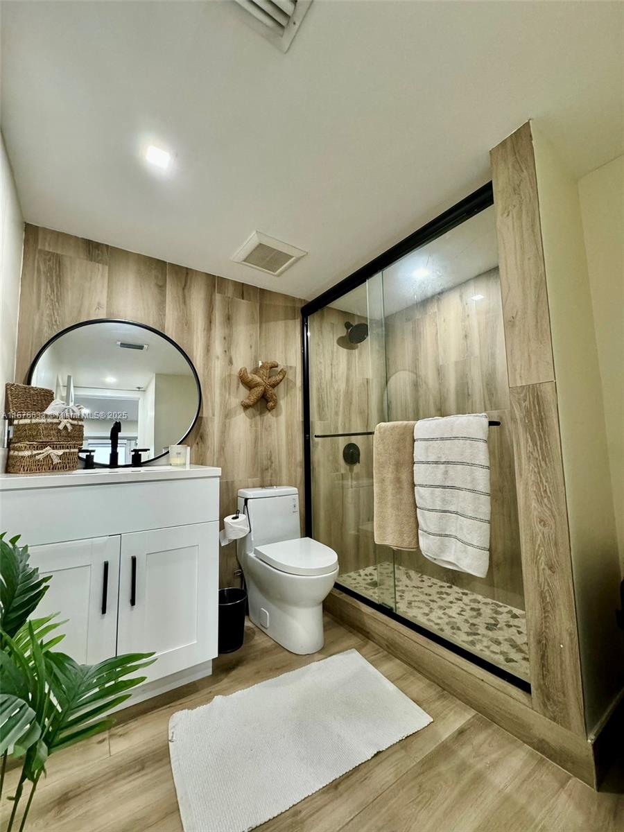 2415 Northwest 16th St Road, Unit 101 Miami, FL 33125 - Photo 23 of 45 Bathroom 2nd floor