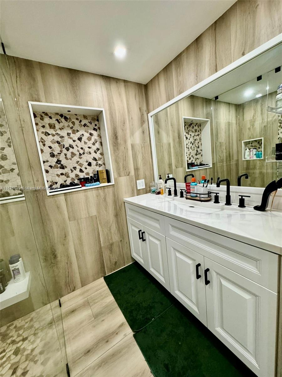 2415 Northwest 16th St Road, Unit 101 Miami, FL 33125 - Photo 33 of 45 Bathroom 3rd floor
