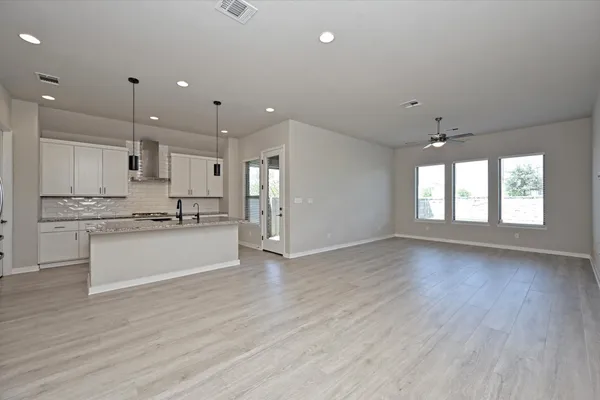 $2,800 | 469 Coyote Crk Way, Kyle, TX 78640