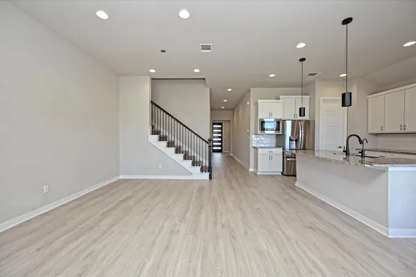 $2,800 | 469 Coyote Crk Way, Kyle, TX 78640