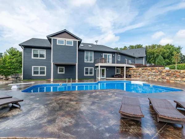 $989,900 | 7491 County Road 37 Northwest, Maple Lake, MN 55358
