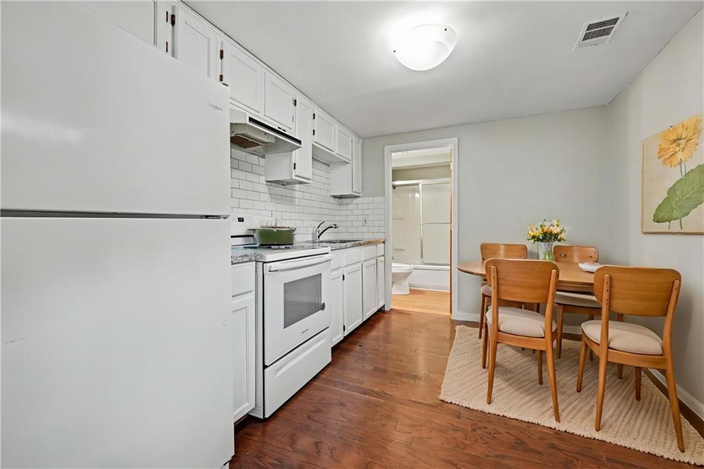 1418 Maple Lane Lawrence, KS 66044 - Photo 7 of 21