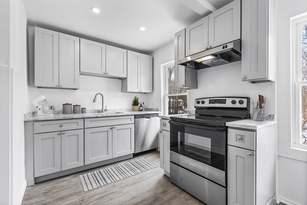 597 Mendon Road Northbridge, MA 01534 - Photo 3 of 13