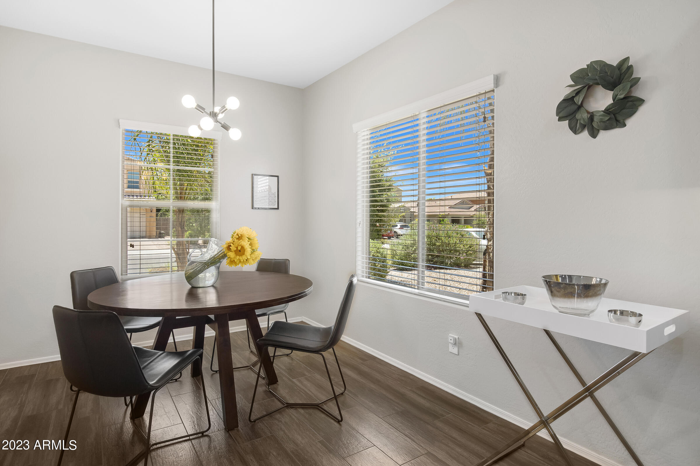 2646 East Mews Road Gilbert, AZ 85298 - Photo 17 of 52 Light and Bright