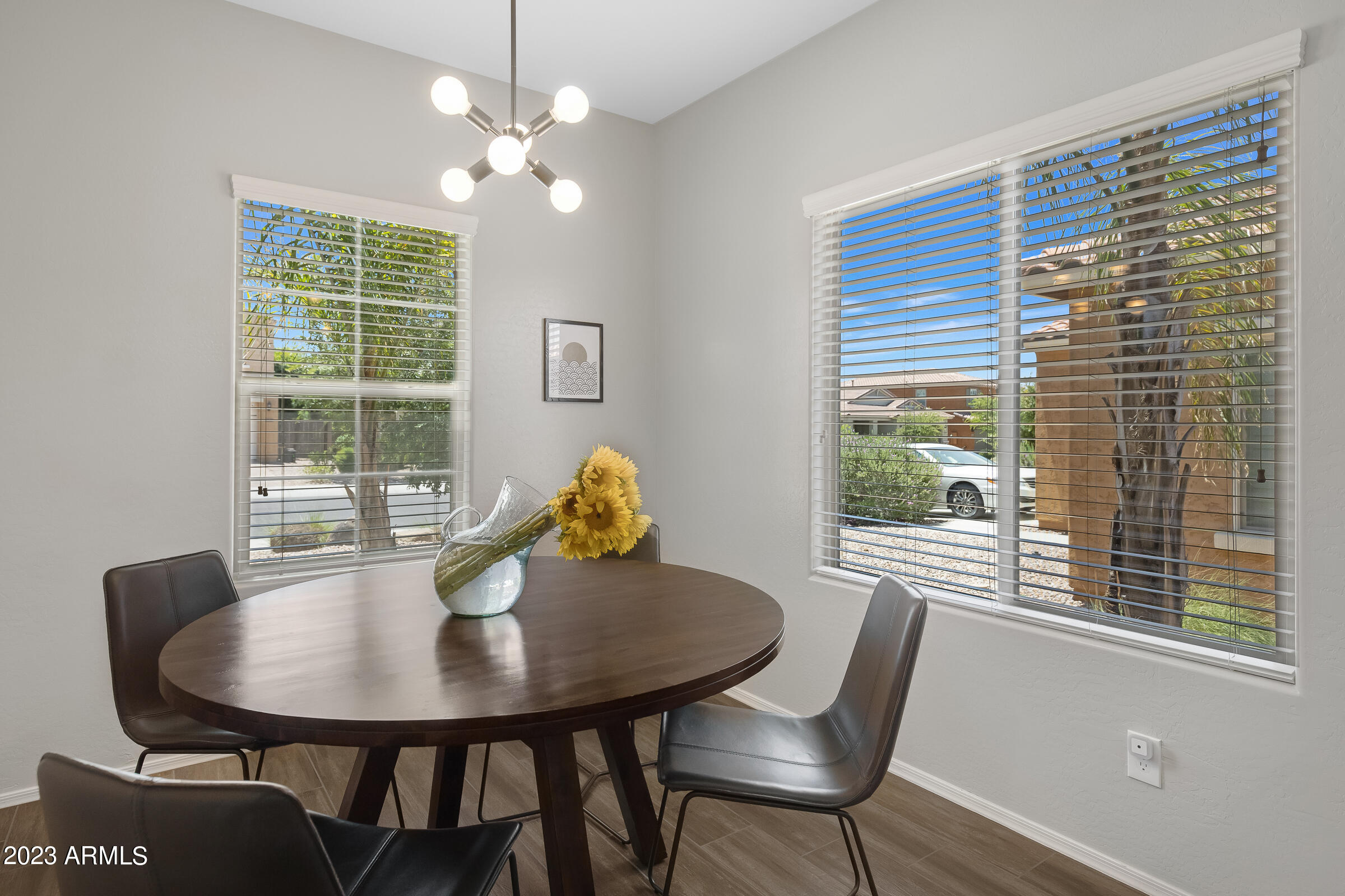 2646 East Mews Road Gilbert, AZ 85298 - Photo 18 of 52 Bright Breakfast Room